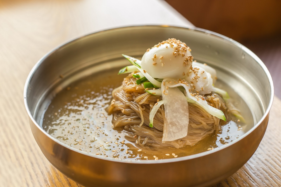 Thưởng thức Milmyeon không chỉ là ăn, mà còn là trải nghiệm văn hóa ẩm thực độc đáo của Busan