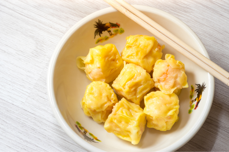 Siu Mai hay còn gọi là bánh bao hấp, luôn khiến du khách say mê bởi hương vị thơm ngon khó cưỡng