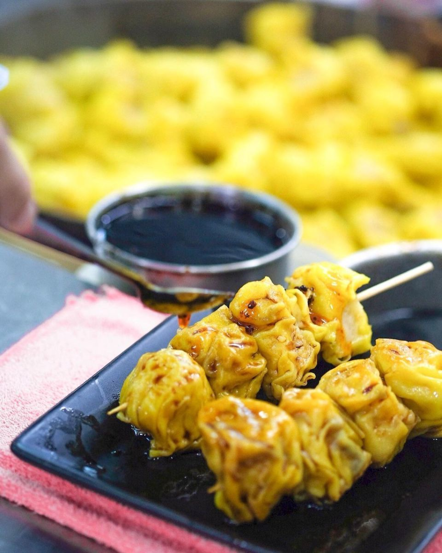 Những chiếc Siu Mai vàng ươm, tỏa hương thơm nức mũi, vẫy gọi thực khách