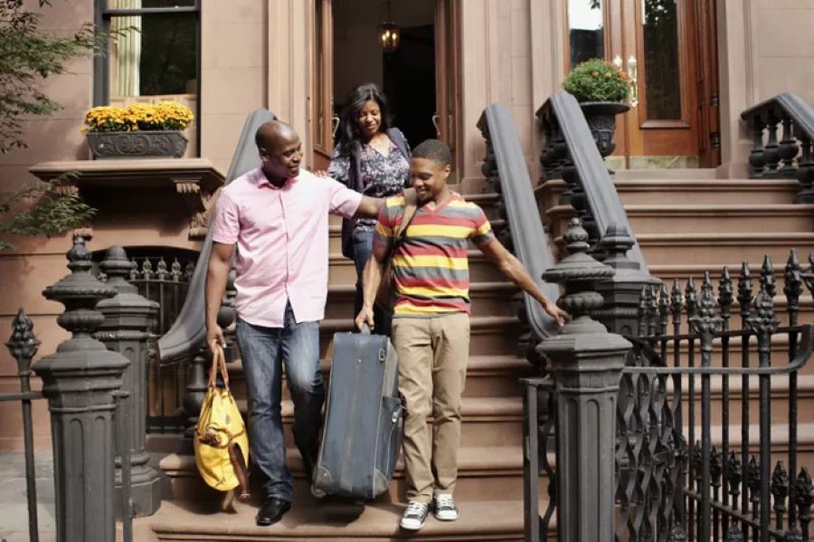 Bước vào tuổi 18 các thanh niên đã đủ điều kiện để tự mình quyết định cuộc sống và gánh vác trách nhiệm cho bản thân.