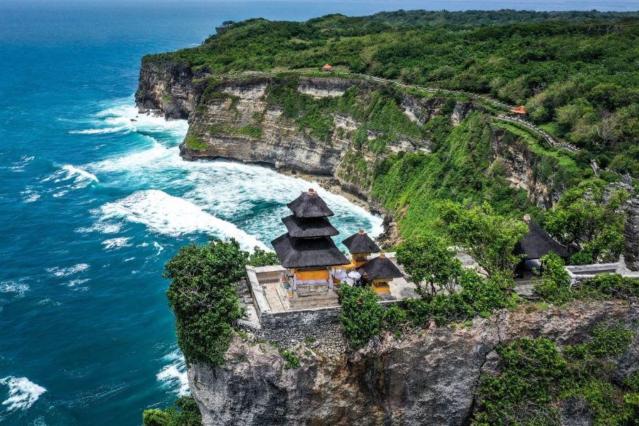 Uluwatu là một trong những ngôi đền nổi tiếng nhất tại Bali