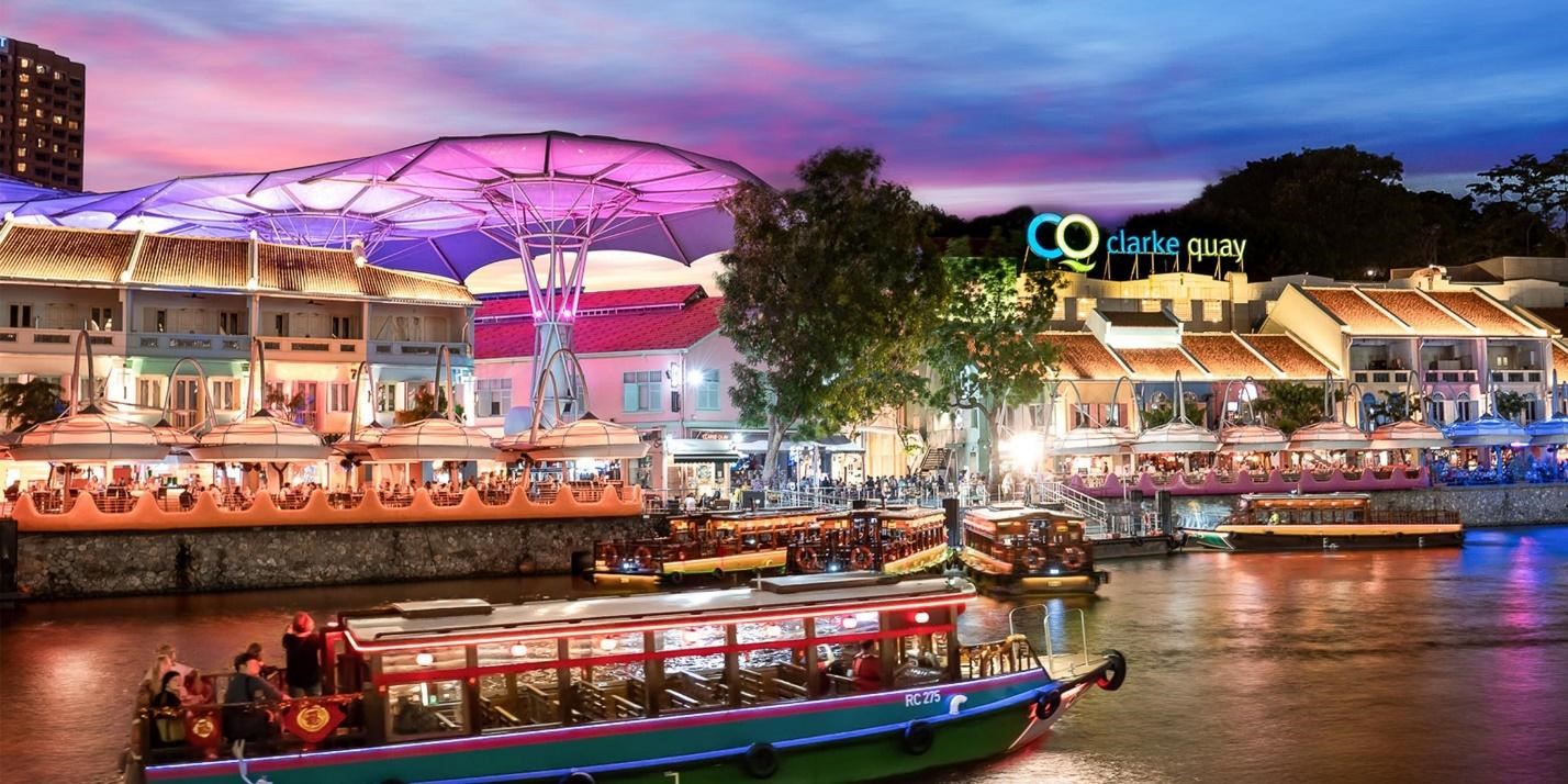 Clarke Quay là một trong những điểm đến nổi tiếng bởi các không gian giải trí độc đáo cho du khách