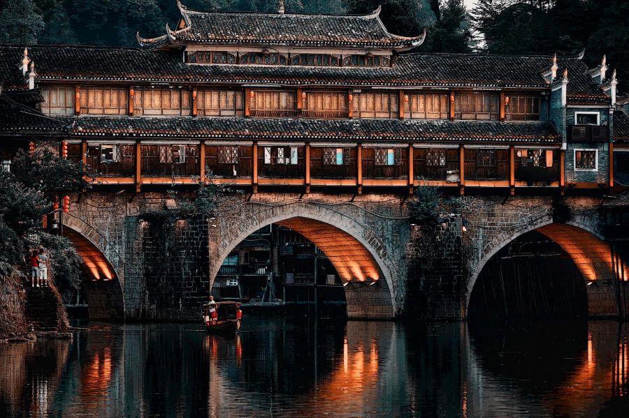 Cầu Hồng Kiều rạng rỡ về đêm