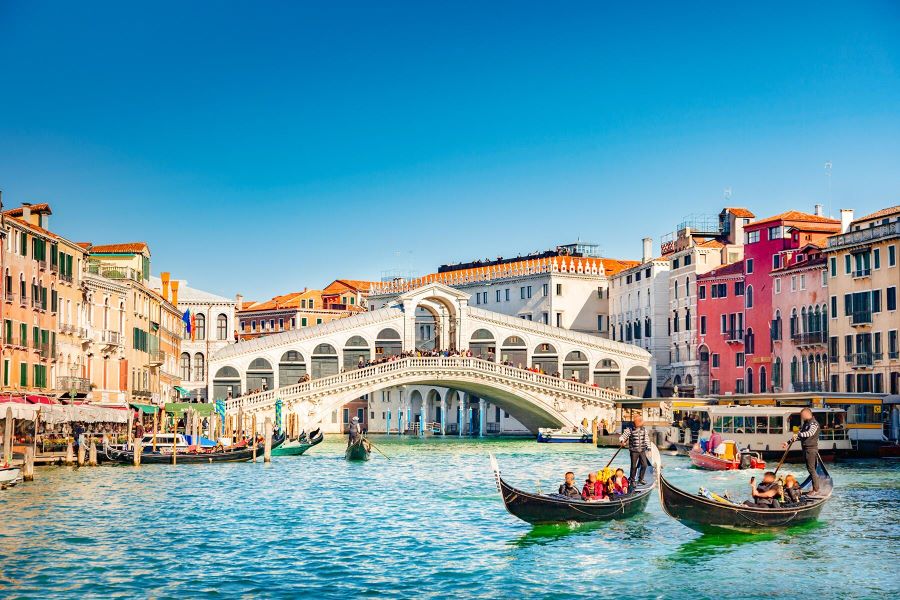 Thành phố kênh đào Venice sở hữu vẻ đẹp mộng mơ tựa như tranh vẽ 