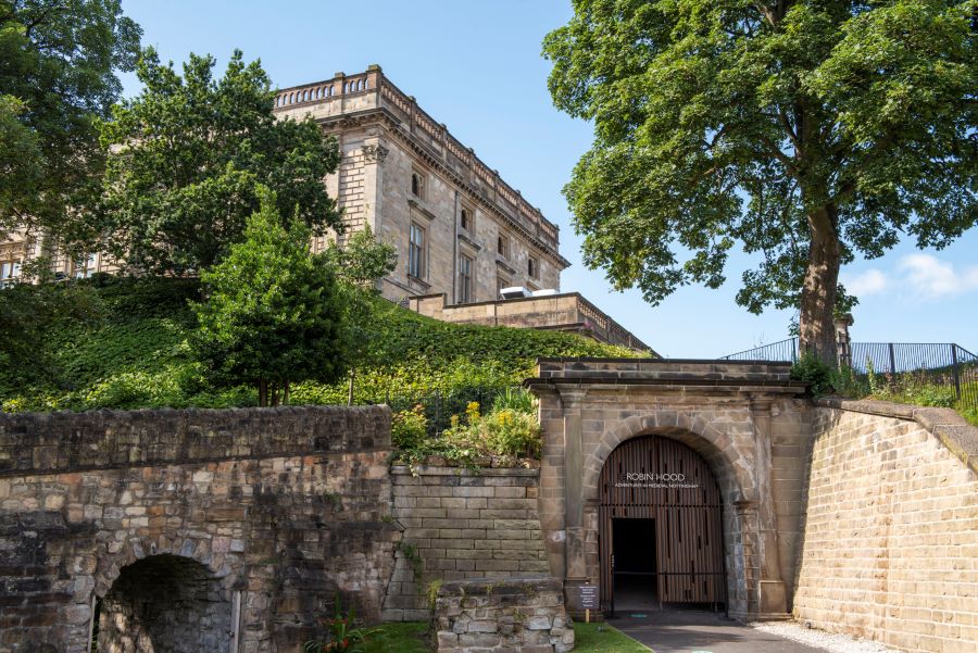 Lâu đài Nottingham tọa lạc ở một vị trí tuyệt đẹp ngay giữa thành phố Nottingham