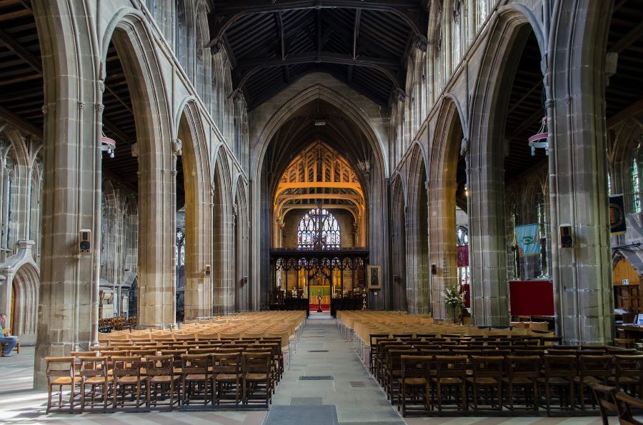 Phong cách kiến trúc đỉnh cao bên trong Nhà thờ St Mary the Virgin