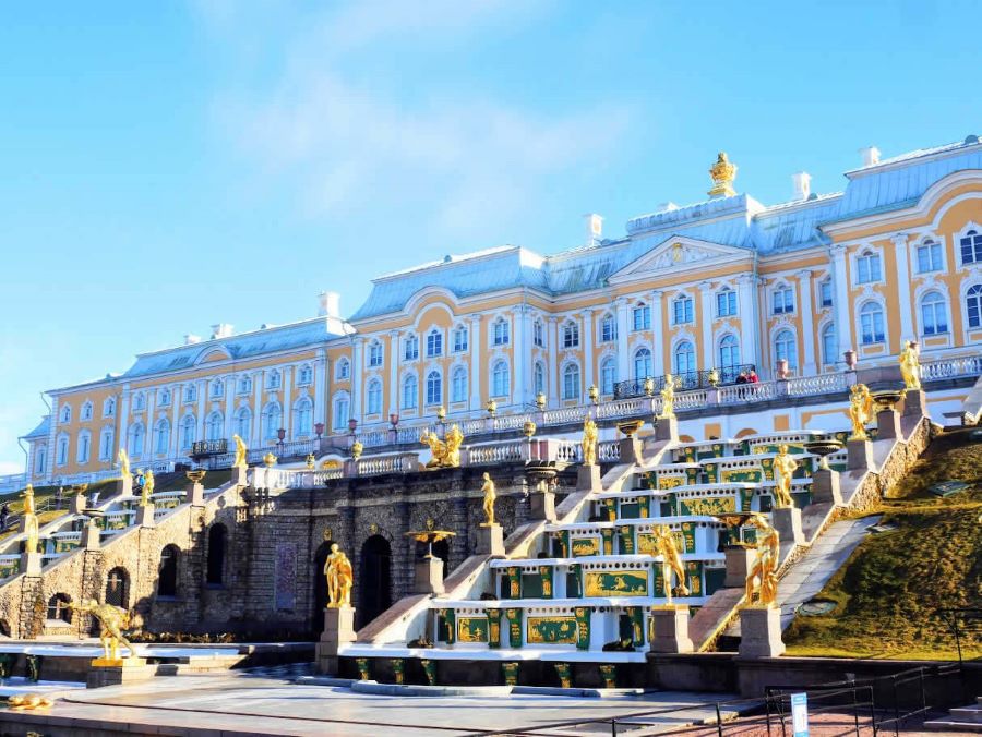 Cung điện Mùa hè Peterhof - đại diện tiêu biểu của thời đại hoàng kim Nga 