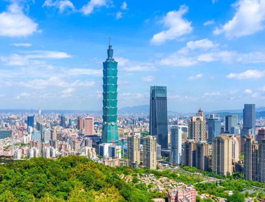 Toàn cảnh Tòa Tháp Taipei 101 nổi bật tại thành phố Đài Bắc