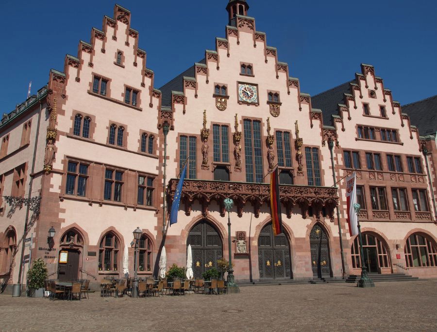 Những mái nhà đặc trưng của tòa thi chính