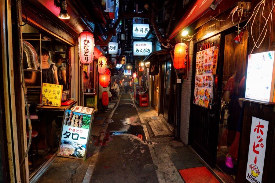 Shinjuku không chỉ là điểm đến lý tưởng cho những ai yêu thích mua sắm hay khám phá ẩm thực Nhật Bản