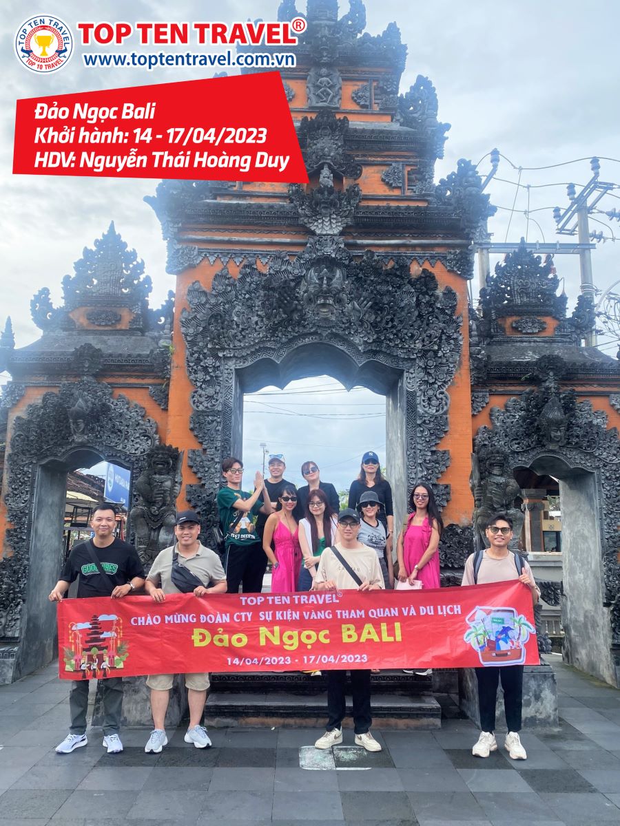 Tổng hợp hình đoàn tour du lịch khởi hành tháng 4 tại Top Ten Travel