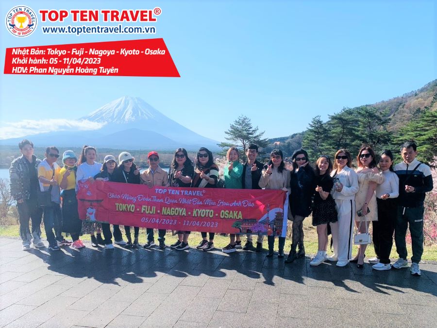 Tổng hợp hình đoàn tour du lịch khởi hành tháng 4 tại Top Ten Travel