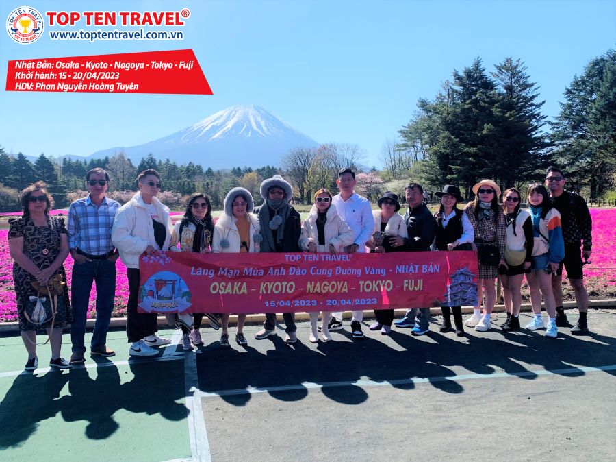 Tổng hợp hình đoàn tour du lịch khởi hành tháng 4 tại Top Ten Travel