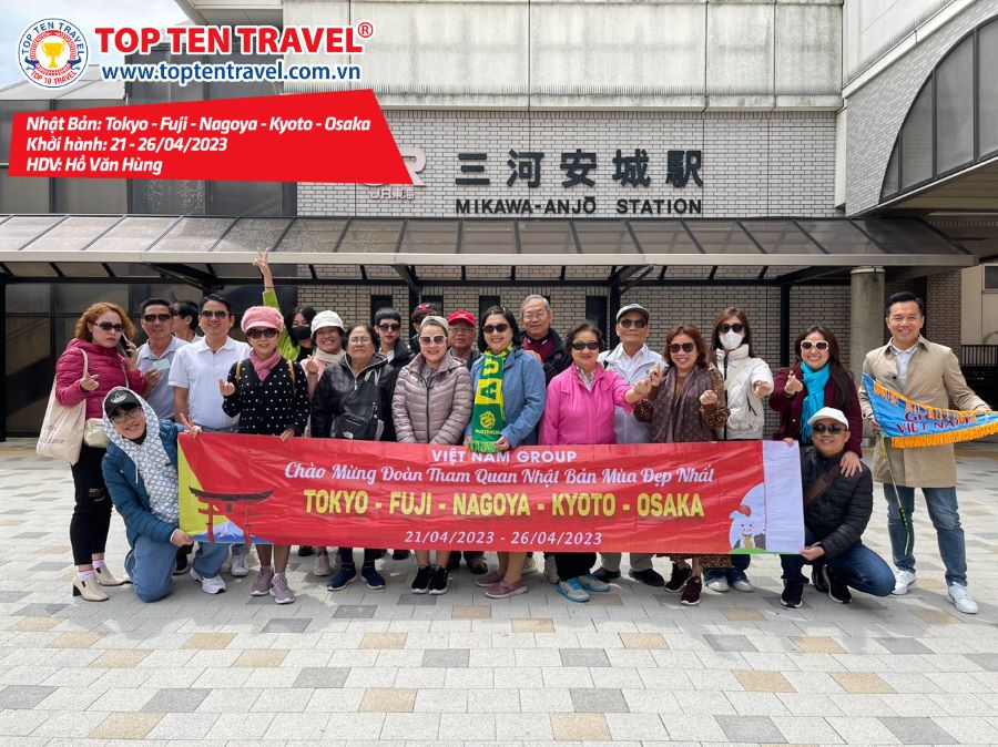 Tổng hợp hình đoàn tour du lịch khởi hành tháng 4 tại Top Ten Travel