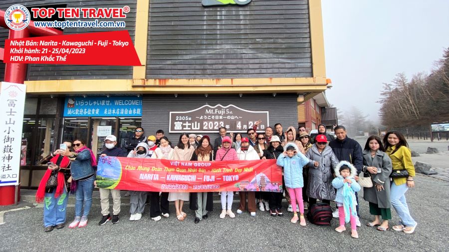 Tổng hợp hình đoàn tour du lịch khởi hành tháng 4 tại Top Ten Travel