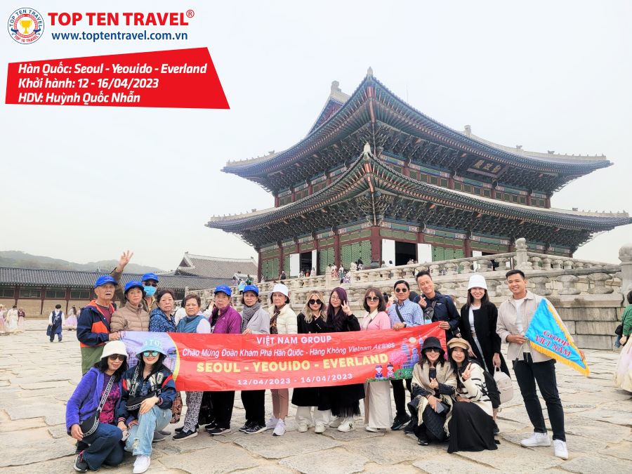Tổng hợp hình đoàn tour du lịch khởi hành tháng 4 tại Top Ten Travel
