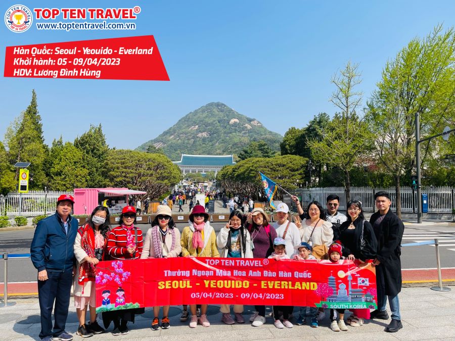 Tổng hợp hình đoàn tour du lịch khởi hành tháng 4 tại Top Ten Travel