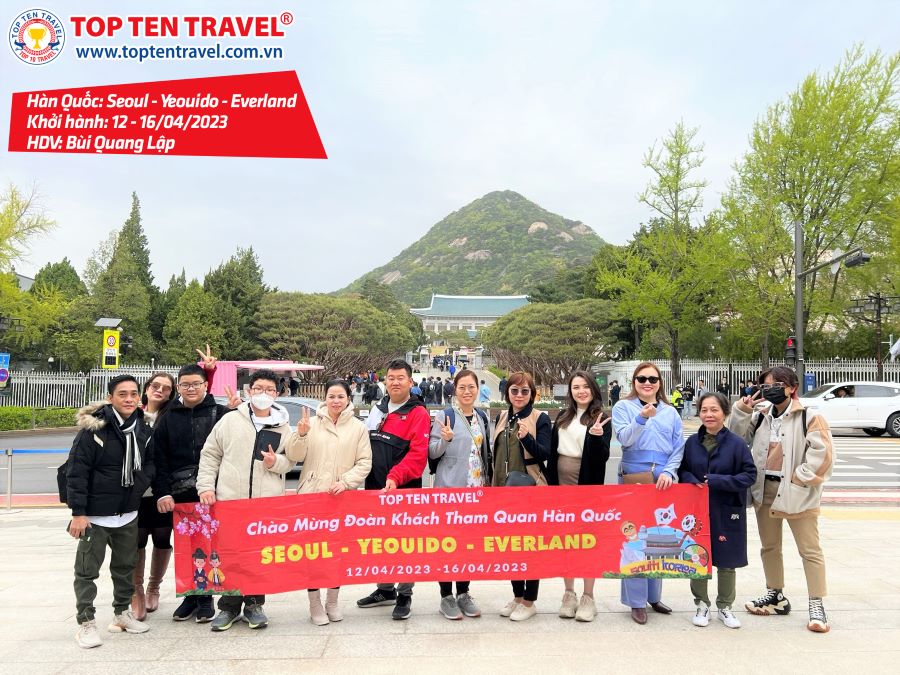 Tổng hợp hình đoàn tour du lịch khởi hành tháng 4 tại Top Ten Travel