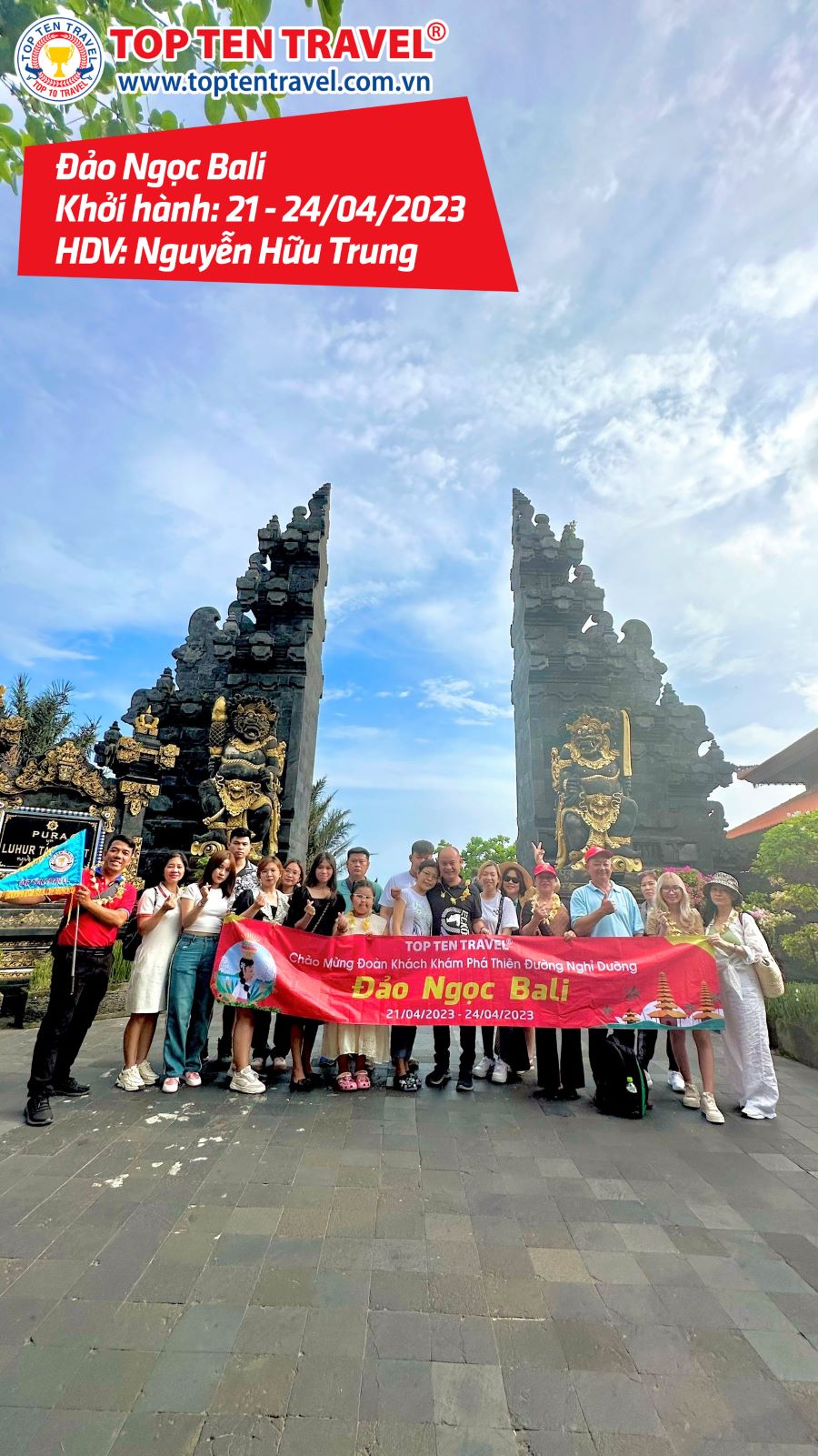 Tổng hợp hình đoàn tour du lịch khởi hành tháng 4 tại Top Ten Travel