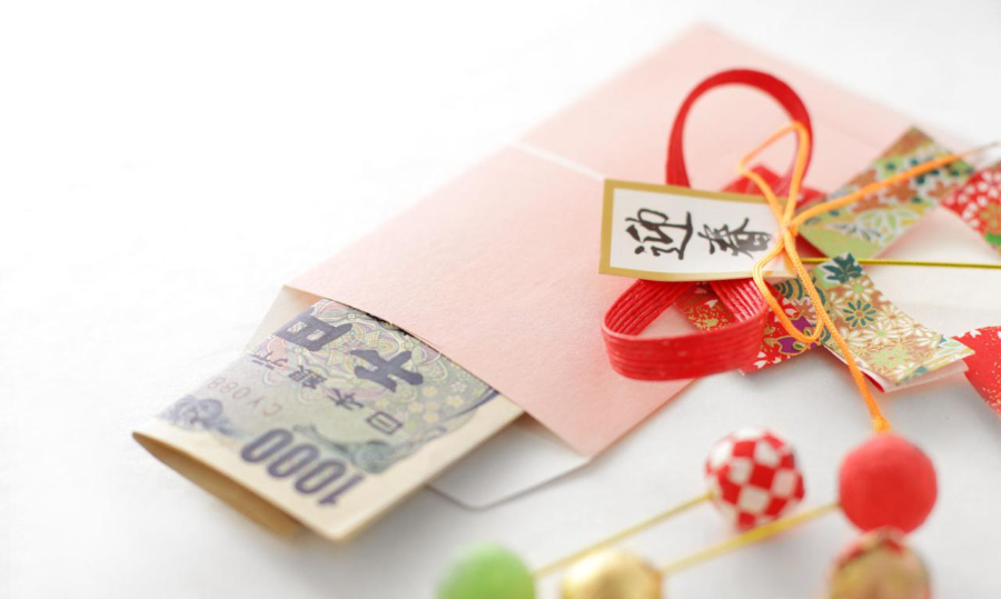 Người Nhật thường chuẩn bị sẵn tiền lì xì cho trẻ em và người lớn tuổi trước Tết
