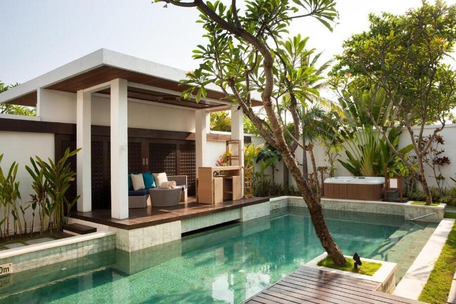 Samaya Villas nằm ngay trên bãi biển Seminyak và có không gian sang trọng