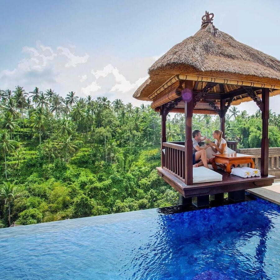 Viceroy Bali nằm trên một thung lũng xanh tươi với tầm nhìn bao trọn dòng sông Petanu huyền thoại
