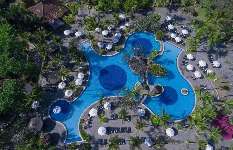 Meliá Bali là khách sạn cao cấp nằm ở phía Nam Bali gần với bãi biển Nusa Dua
