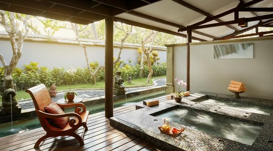 Meliá Bali là khách sạn cao cấp nằm ở phía Nam Bali gần với bãi biển Nusa Dua