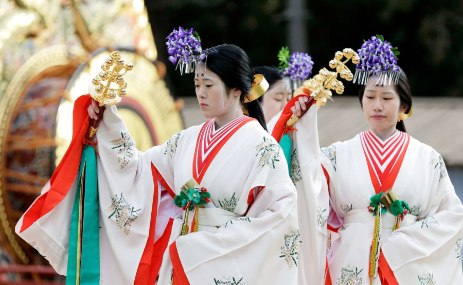 Lễ hội Kasuga Wakamiya On-Matsuri được diễn ra tại đền Kasuga, thành phố Nara, Nhật Bản