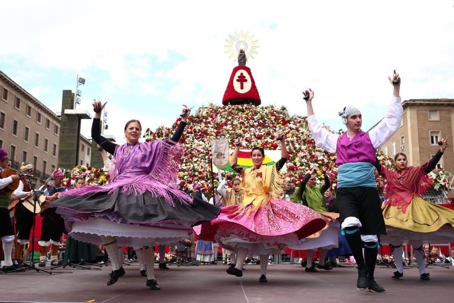 Lễ hội Fiesta Del Pilar vui nhộn ở Zaragoza Tây Ban Nha