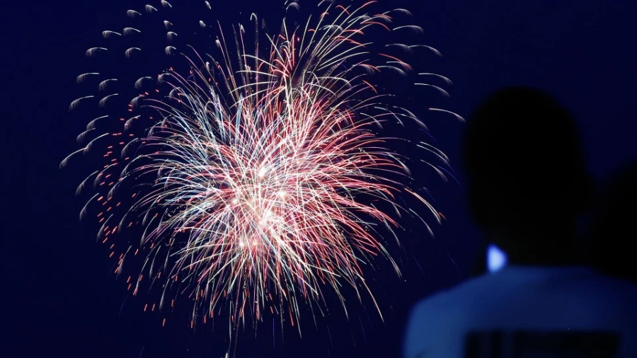 Lễ hội pháo hoa Ichikawa Shimin Noryo như một bức tranh huyền ảo, thu hút du khách bởi màn trình diễn pháo hoa lộng lẫy