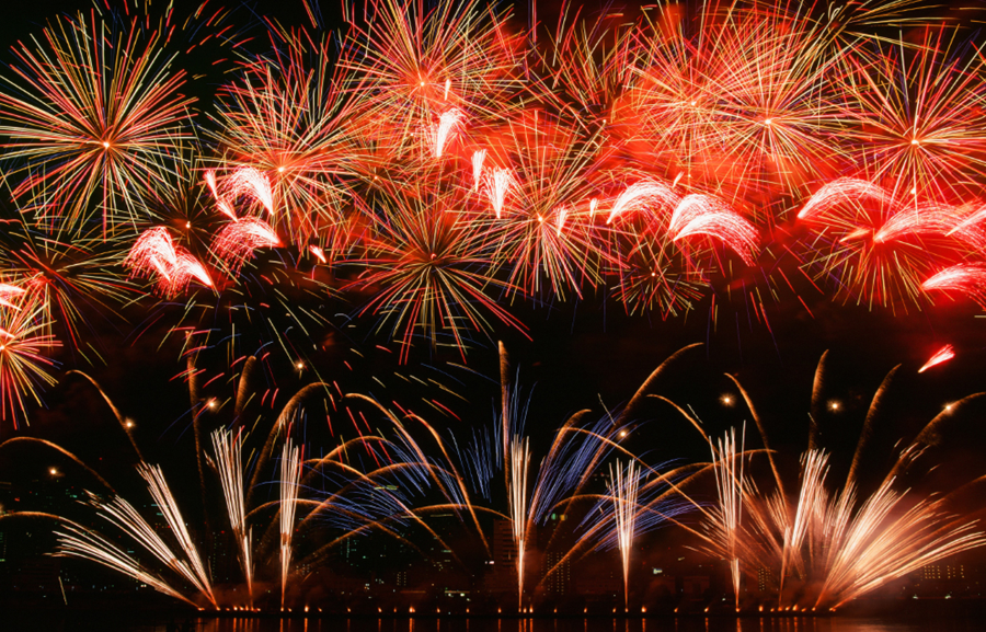 Yodogawa là một trong những lễ hội pháo hoa lớn nhất Nhật Bản, được tổ chức dọc theo bờ sông Yodo thơ mộng