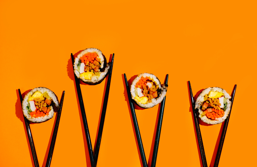 Người Hàn Quốc cũng có những “quy tắc ngầm” trên bàn ăn để thể hiện sự tôn trọng dành cho người xung quanh