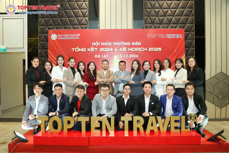 Ban Giám Đốc Top Ten Travel cùng Ban Lãnh Đạo các Phòng Ban Top Ten Travel