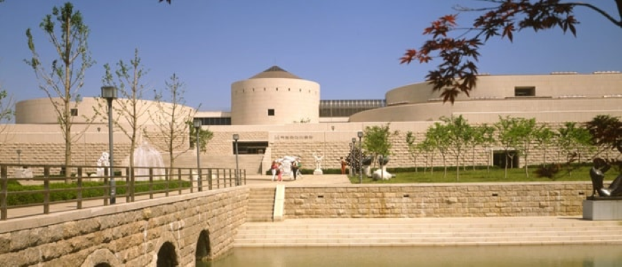 MMCA (Bảo tàng Nghệ thuật Hiện đại và Đương đại Quốc gia) sở hữu một mạng lưới các chi nhánh trải dài trên khắp đất nước