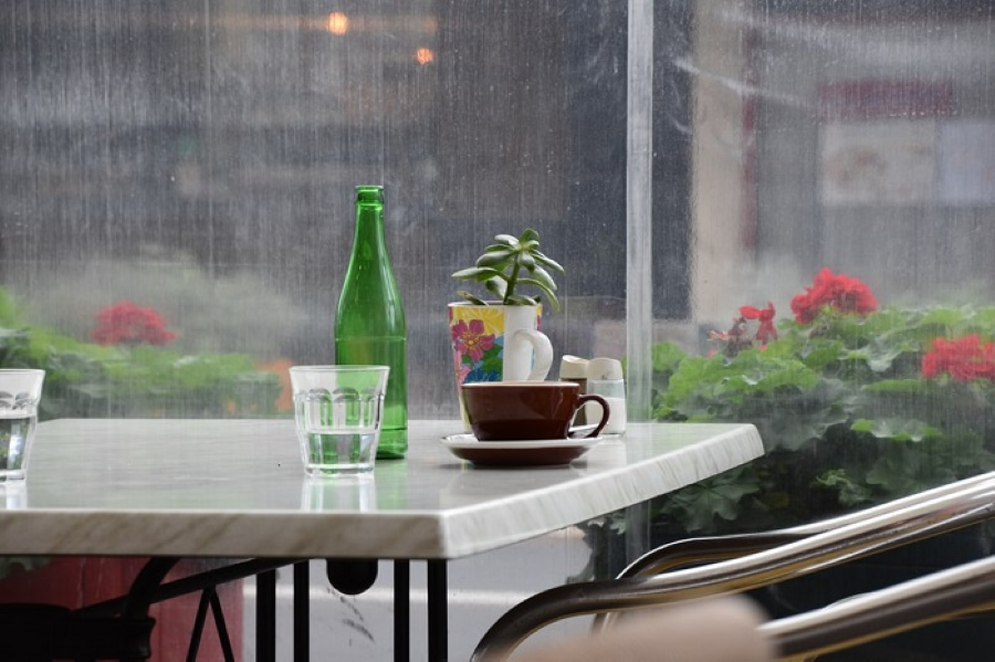 Một trong những điều cấm kỵ tại Nga chính là việc đặt chai rỗng trên bàn