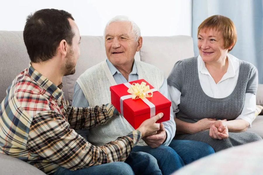 Một trong những điều cấm kỵ tại Nga mà bạn nên chú ý chính là không được đến thăm nhà bằng tay không