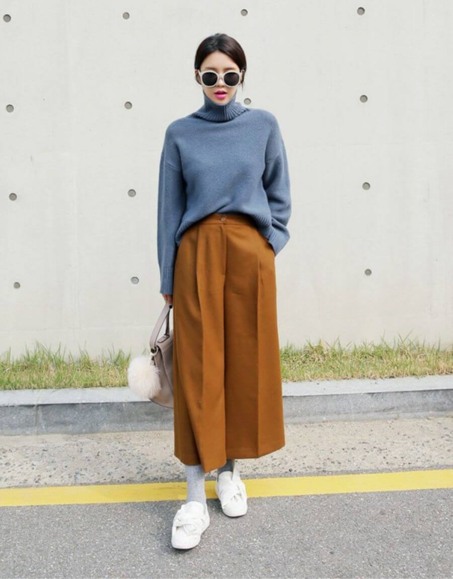 Áo len cổ lọ là một item không thể thiếu trong tủ đồ khi du lịch Nhật Bản vào mùa xuân
