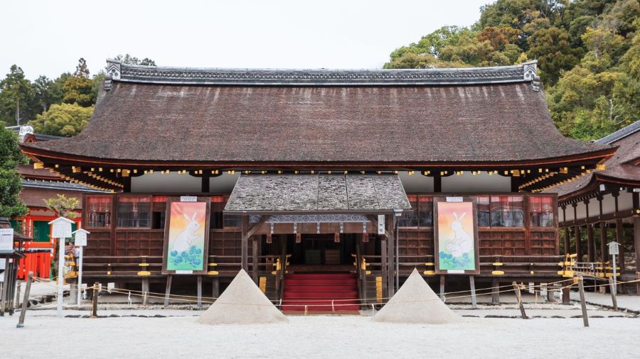 Tòa nhà chính điện được xây dựng theo phong cách nagare-zukuri độc đáo