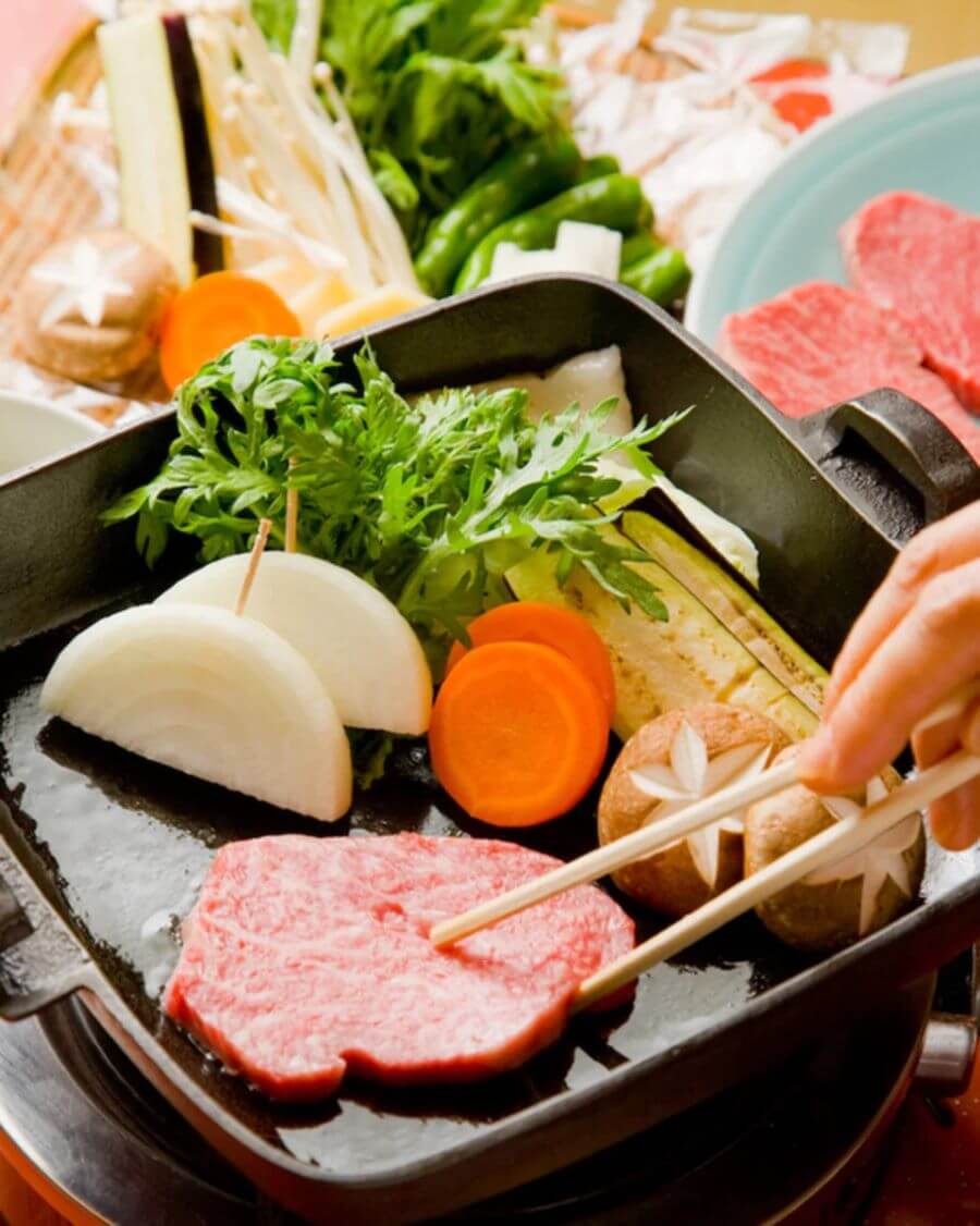 Nhà hàng Sukiyaki Kappo Yoshizawa là một điểm đến lý tưởng cho những ai muốn trải nghiệm sukiyaki theo phong cách kappo tinh tế