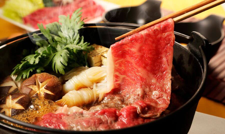 Ginza Shabuki Kuroge Wagyu Shabu sukiyaki semmonten là một nhà hàng nổi tiếng ở khu Ginza sang trọng của Tokyo