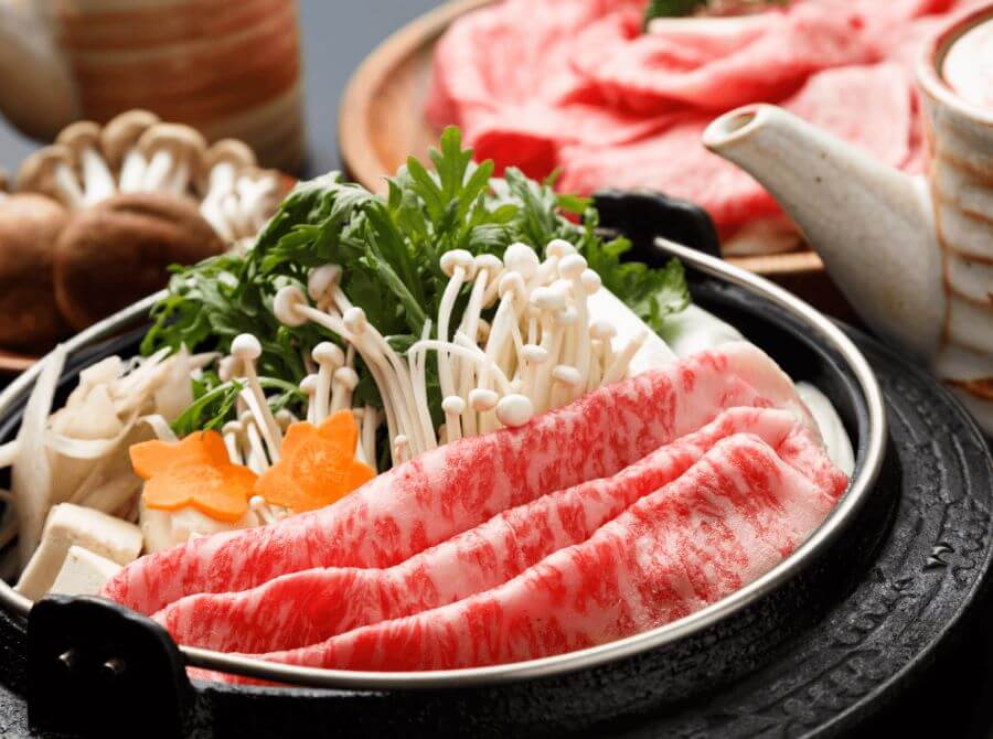 Nước dùng sukiyaki tại Ginza Shabuki cũng được chế biến rất công phu nên vô cùng thơm ngon và hấp dẫn