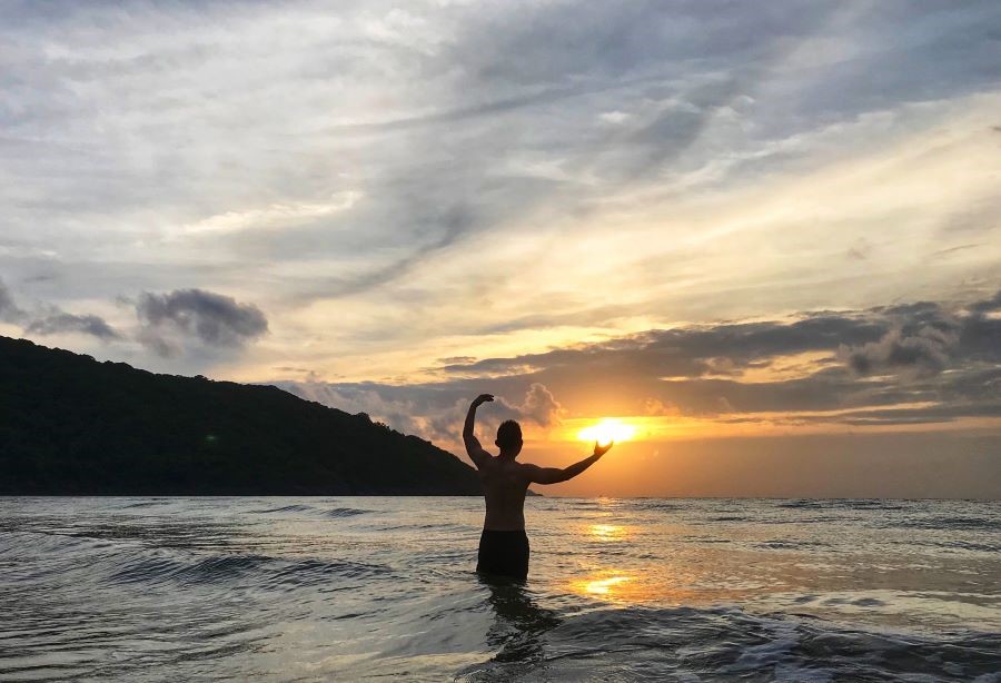 Ngắm hoàng hôn tuyệt đẹp tại bãi Đầm Trầu của Côn Đảo