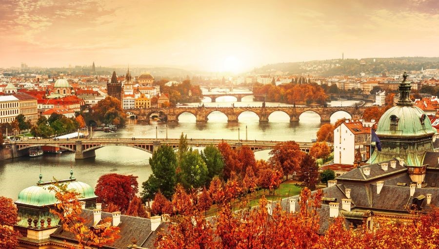 Prague của Cộng hòa Séc cổ kính và lộng lẫy mỗi khi thu về