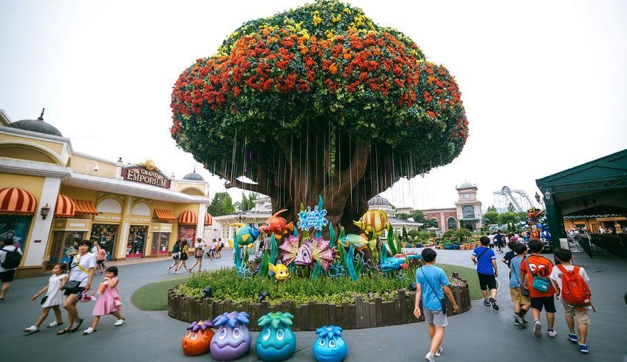 Hội chợ toàn cầu này cũng tương như những khu triển lãm, trưng bày với đủ một vật phẩm nghệ thuật mang đầy màu sắc. 