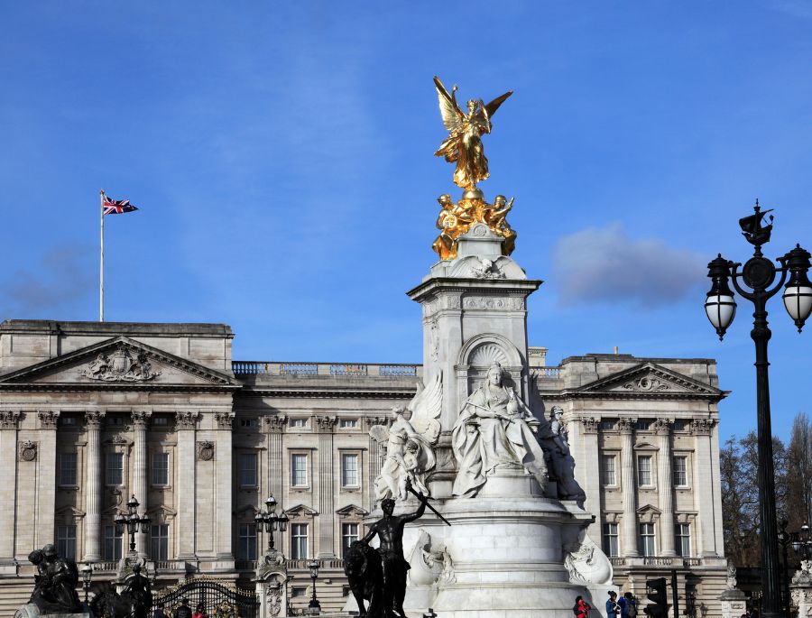 Các kiến trúc chạm khắc độc đạo tại khu vực cung điện