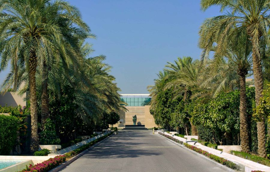 Meliá Desert Palm nổi bật với lối kiến trúc hiện đại và trang nhã 