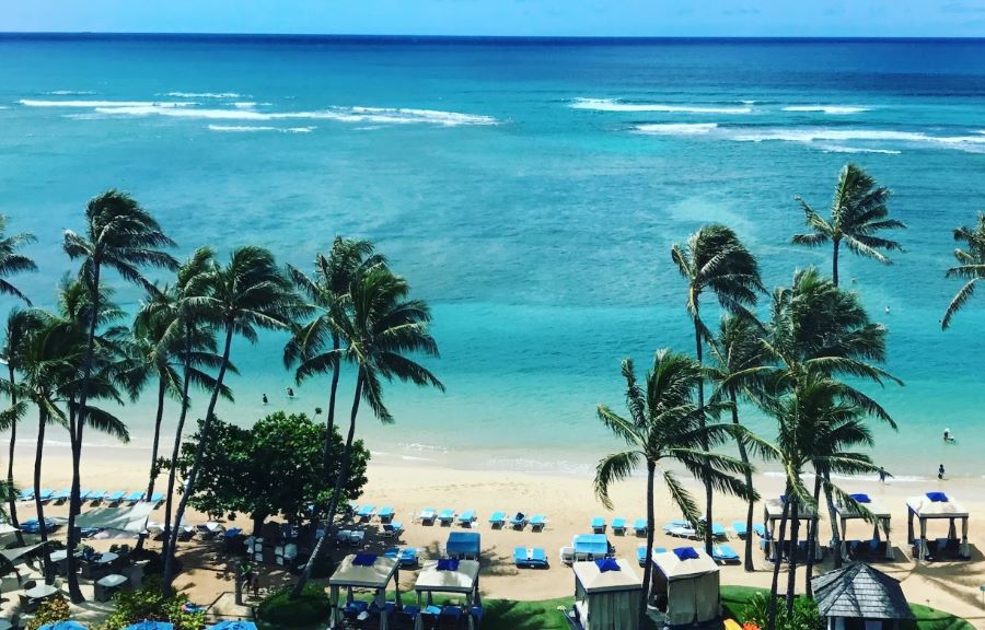 Hawaii nổi tiếng với những bãi biển hoang sơ và tráng lệ, hấp dẫn du khách