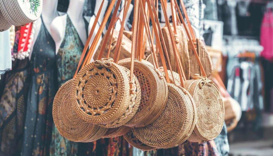Túi vải cũng là một món đồ phù hợp để bạn mua về làm quà tặng sau chuyến du hí Bali 