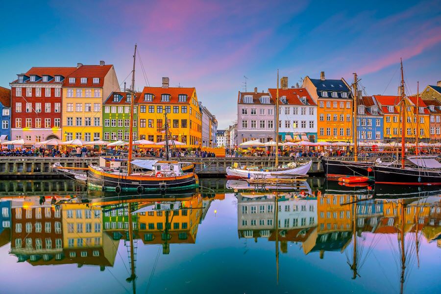 Copenhagen với những nét kiến trúc hiện đại và cổ điển đan xen một cách hài hòa